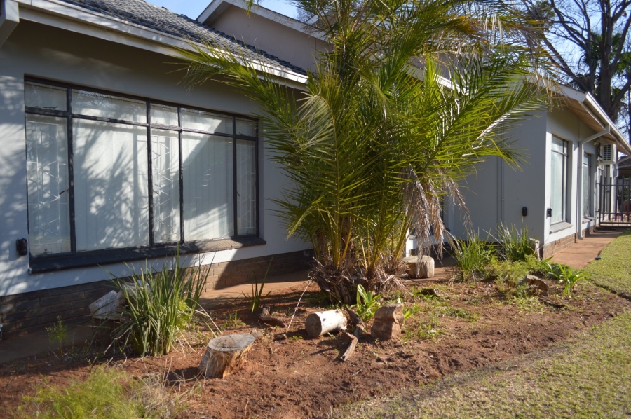 3 Bedroom Property for Sale in Flamwood North West
